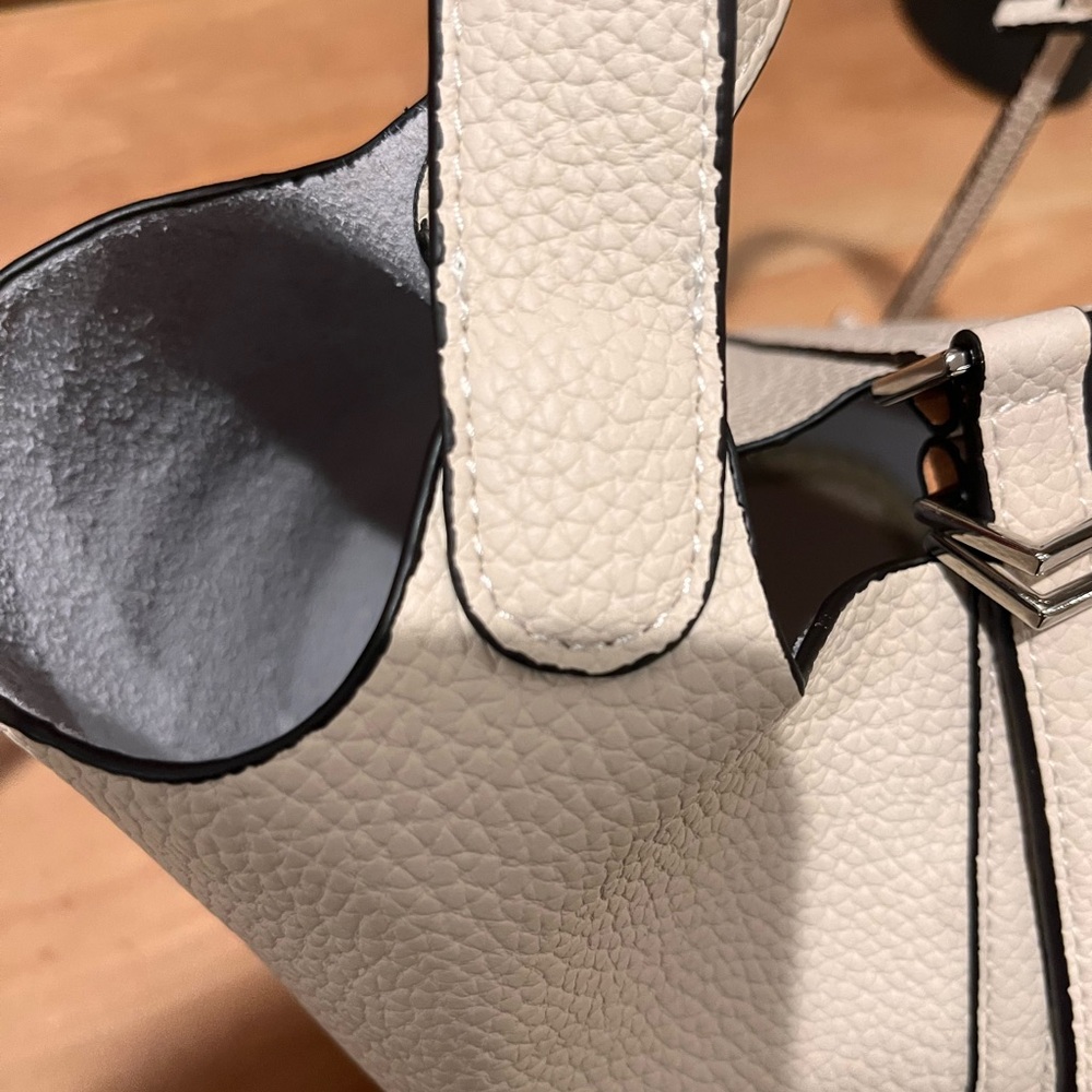Cream bucket bag top handle - designer - Picture 8 of 9